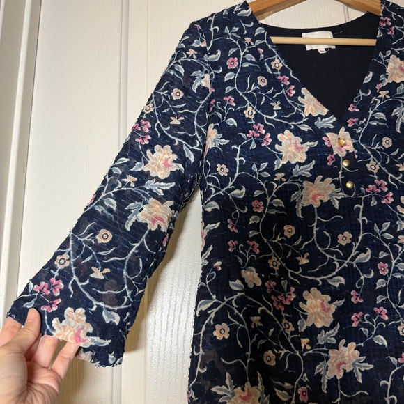 Sezane Floral Textured Navy Top 3/4 Sleeve V Neck Feminine Dainty Size 34 XS - Picture 4 of 13